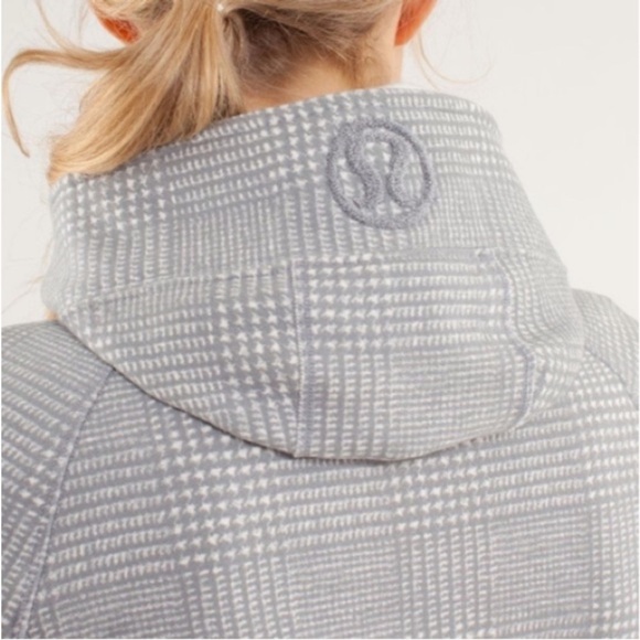 Lululemon Athletica Gray and Cream Jacket - Picture 5 of 13